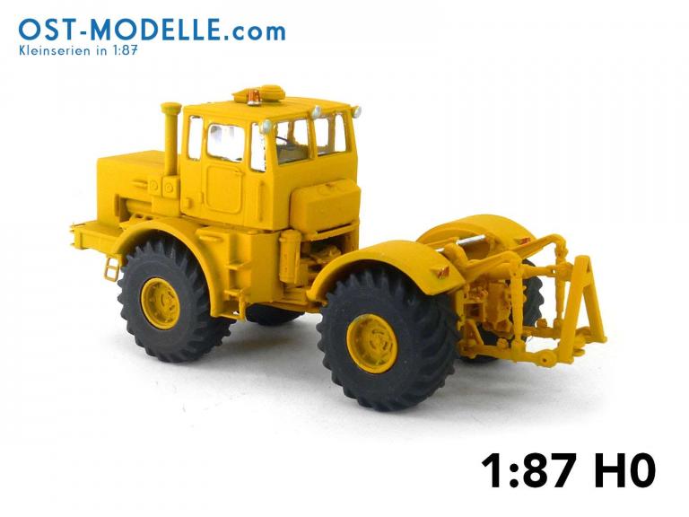 Traktor Kirovets K700A gelb ohne  Motorverkleidung